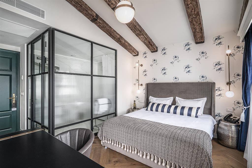 Zamarin – Deluxe Room