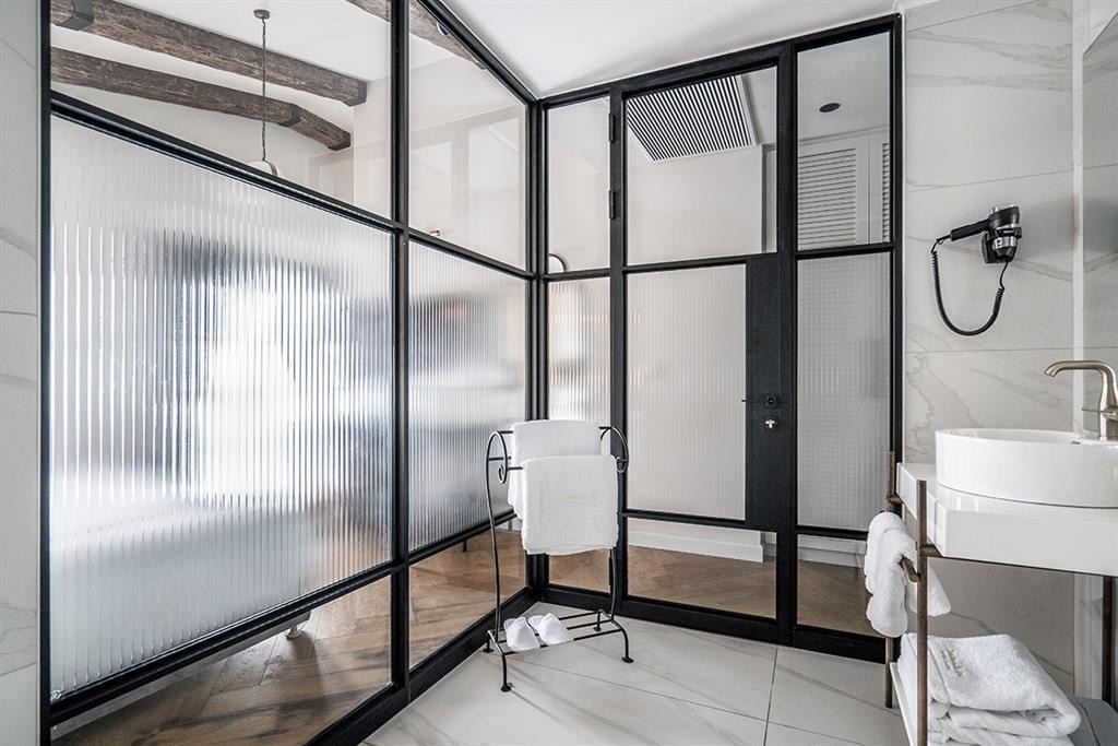 Zamarin – Deluxe Room