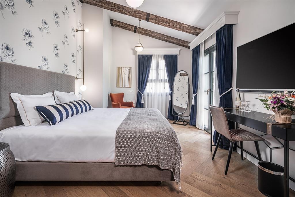 Zamarin – Deluxe Room