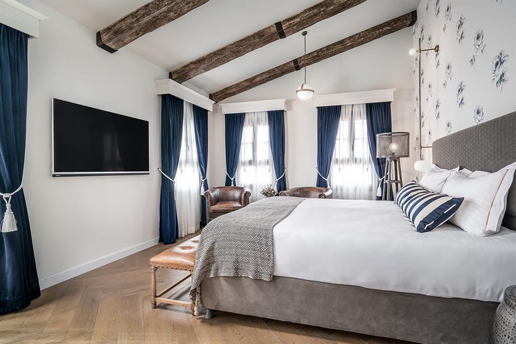 Zamarin – Flagship Room